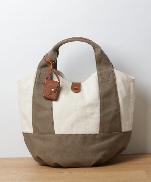 toleur(トーラ)の「【toleur】コンビキャンバス/カウレザー ラウンドトート/11478(トートバッグ・レディース・ブラック/グリーン/ライトブラウン/ブルー/イエロー/カーキ/ベージュ/ライトグレー/グレイッシュベージュ/オレンジ・FREE)」の3枚目の写真