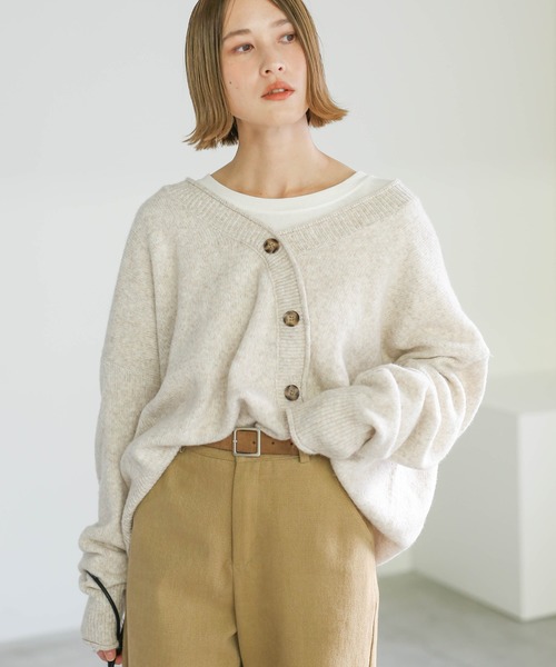 select MOCA(セレクトモカ)の「ボタンニュアンスニット/ウール混Vネックフェイクボタンリブスリーブニット(ニット/セーター・レディース・ブラック/ベージュ/アイボリー・FREE)」の2枚目の写真