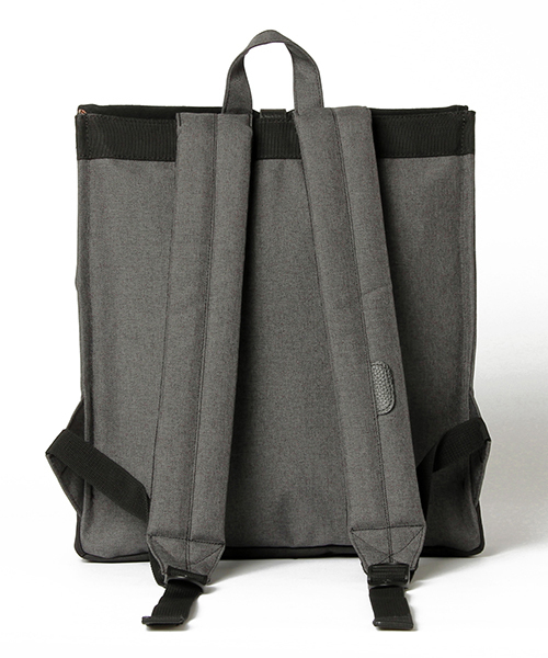 BEAMS（ビームス）の「Herschel×BEAMS / 別注 “CITY”（BLACK）（バックパック/リュック・メンズ・ブラック・ONE SIZE）」の3枚目の写真