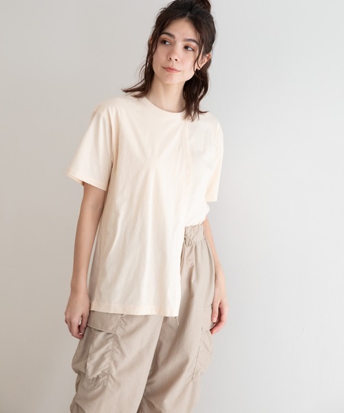 Munich(ミューニック)の「タンブラードライソフトジャージー レイヤードTシャツ(Tシャツ/カットソー・レディース・ホワイト/ブラック/ダークグレー/ライトベージュ・FREE)」の4枚目の写真
