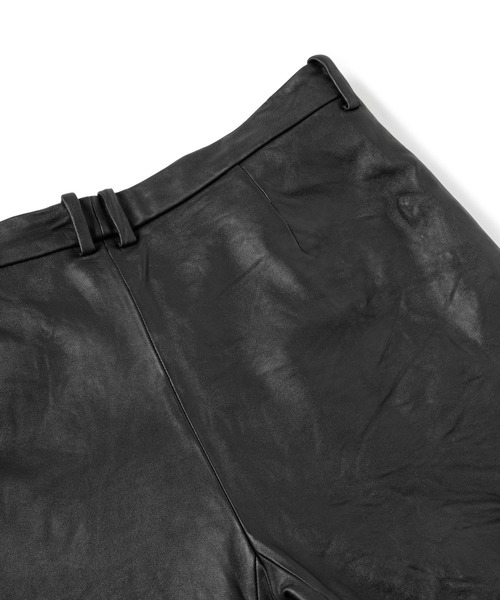 Sandinista（サンディニスタ）の「Washed Tuck Leather Shorts / レザータックパンツ（その他パンツ・メンズ・ブラック・MEDIUM/SMALL/LARGE）」の5枚目の写真