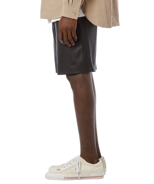 Sandinista（サンディニスタ）の「Washed Tuck Leather Shorts / レザータックパンツ（その他パンツ・メンズ・ブラック・MEDIUM/SMALL/LARGE）」の12枚目の写真