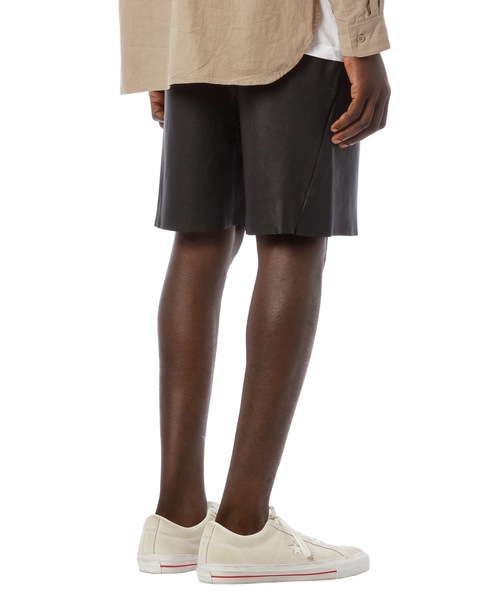 Sandinista（サンディニスタ）の「Washed Tuck Leather Shorts / レザータックパンツ（その他パンツ・メンズ・ブラック・MEDIUM/SMALL/LARGE）」の14枚目の写真