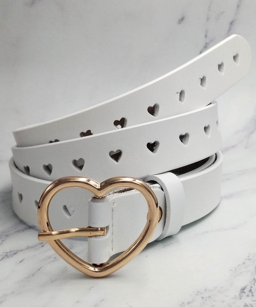 LA VORAGINE（ラ ヴォラジネ）の「レザーベルト（ベルト・メンズ・ホワイト系その他6/ブラウン系その他3/イエロー系その他6/ブラック/キャメル/H/P/ホワイト系その他3/ブラック系その他6/イエロー系その他4/イエロー系その他/F/N/Z/ブラック系その他2/ブラウン系その他6/レッド系その他2/ベージュ/A/J/R/ホワイト系その他7/ブラウン系その他5/イエロー系その他7/ホワイト/ホワイト系その他/I/Q/ブラック系その他4/イエロー系その他2/ブラウン系その他/ブラック系その他/C/L/X/ホワイト系その他4/ブラウン系その他2/イエロー系その他5/レッド系その他/G/O/ホワイト系その他2/ブラック系その他3/ブラウン系その他7/レッド系その他6/その他2/B/K/W/ブラック系その他5/イエロー系その他3/レッド/E/M/Y/ブラック系その他7/その他1/ホワイト系その他5/その他3/グレー/レッド系その他3/D/その他4/その他5/その他6・FREE）」の3枚目の写真