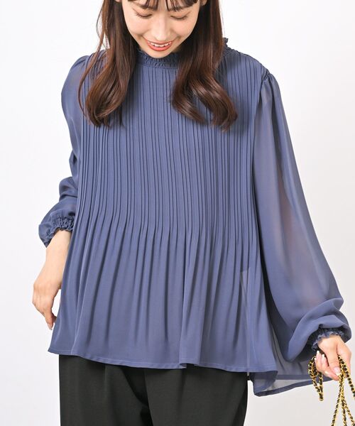 rps(アールピーエス)の「プリーツプチハイネックブラウス(シャツ/ブラウス・レディース・オフホワイト/ブラック/グレイッシュベージュ/パープル/ボルドー/ラベンダー・フリー/M)」の1枚目の写真