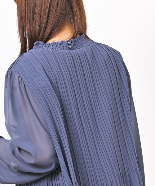 rps(アールピーエス)の「プリーツプチハイネックブラウス(シャツ/ブラウス・レディース・オフホワイト/ブラック/グレイッシュベージュ/パープル/ボルドー/ラベンダー・フリー/M)」の12枚目の写真