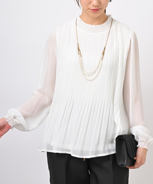 rps(アールピーエス)の「プリーツプチハイネックブラウス(シャツ/ブラウス・レディース・オフホワイト/ブラック/グレイッシュベージュ/パープル/ボルドー/ラベンダー・フリー/M)」の2枚目の写真