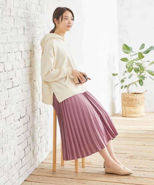 menue（メヌエ）の「Vカットフラットパンプス（パンプス・レディース・アイボリー/ガンメタ/ブラック系その他/ブラック/ライトグリーン/ラベンダー/ブラウン/グレイッシュベージュ/ボルドー/ペールイエロー/ベージュ系その他/ブラウン系その他/ベージュ・22.0cm/23.5cm/24.0cm/24.5cm/25.0cm/25.5cm/26.0cm/22.5cm/23.0cm/21.5cm）」の21枚目の写真