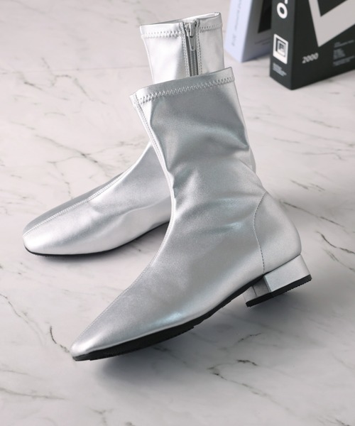 VIVIAN（ヴィヴィアン）の「スクエアトゥローヒールストレッチミドルブーツ（ブーツ・レディース・ダークブラウン/ブラック/グレー系その他7/アイボリー/ホワイト/グレー系その他6/ブラック系その他3/シルバー・S/LL/L/M/SS/XL）」の8枚目の写真