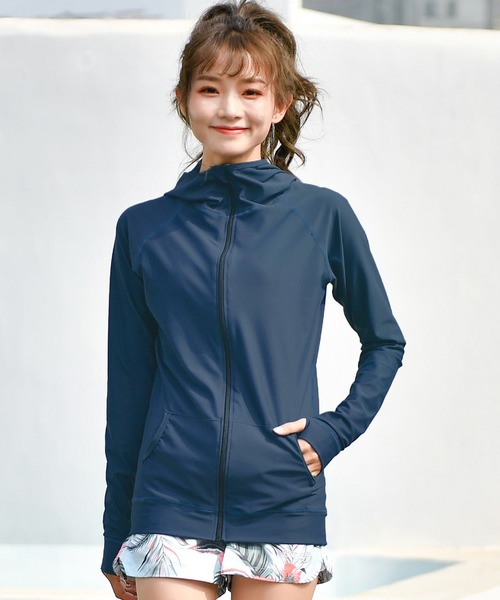 TeddyShop(テディショップ)の「【UVカット率 99.9%以上/UPF50+/水陸両用】レディース フード付き フロントジップ 長袖 ラッシュガード パーカー 体型カバー(パーカー・レディース・ホワイト/ダークグレー/イエロー/パープル/ピンク/ブルー/ライトブルー/グレー/ブラック/ネイビー/コーラルピンク/グレイッシュベージュ/ブラック系その他/ブラック×ホワイト/グリーン/インディゴブルー/ブラウン/ベージュ/カラフル・L/M/S/LL)」の15枚目の写真