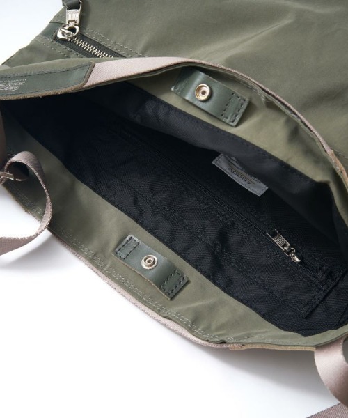 AS2OV（アッソブ）の「AS2OV (アッソブ) SHRINK NYLON SACOCHE L