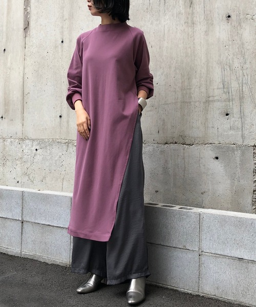 &g'aime(アンジェム)の「【&g'aime】サイドスリットチュニック(Tシャツ/カットソー・レディース・ブラック/パープル/ブラウン/グレー・FREE)」の4枚目の写真