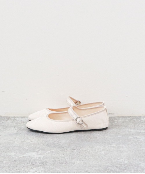 archives（アルシーヴ）の「カンフーシューズ（パンプス・レディース・ホワイト/ブラック/アイボリー・MEDIUM/LARGE）」の4枚目の写真