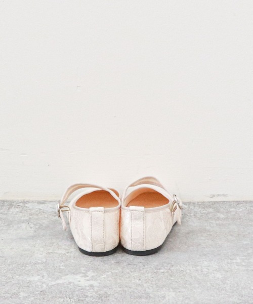 archives（アルシーヴ）の「カンフーシューズ（パンプス・レディース・ホワイト/ブラック/アイボリー・MEDIUM/LARGE）」の5枚目の写真