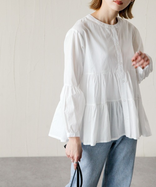 Chillfar(チルファー)の「コットンローンバックスリットティアードシャツ(シャツ/ブラウス・レディース・ベージュ/オフホワイト/ミント・MEDIUM)」の2枚目の写真