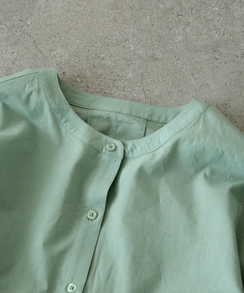 Chillfar(チルファー)の「コットンローンバックスリットティアードシャツ(シャツ/ブラウス・レディース・ベージュ/オフホワイト/ミント・MEDIUM)」の4枚目の写真