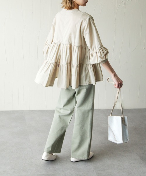 Chillfar(チルファー)の「コットンローンバックスリットティアードシャツ(シャツ/ブラウス・レディース・ベージュ/オフホワイト/ミント・MEDIUM)」の21枚目の写真