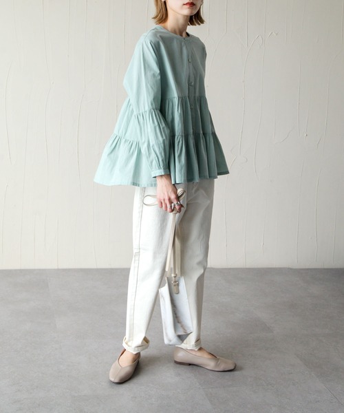 Chillfar(チルファー)の「コットンローンバックスリットティアードシャツ(シャツ/ブラウス・レディース・ベージュ/オフホワイト/ミント・MEDIUM)」の17枚目の写真