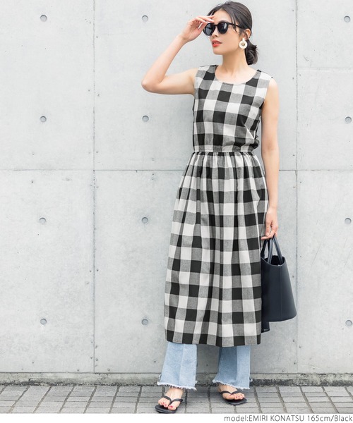 coca(coca)(コカ)の「ブロックチェックノースリーブワンピース(ワンピース・レディース・ブラック・ONE SIZE)」の5枚目の写真