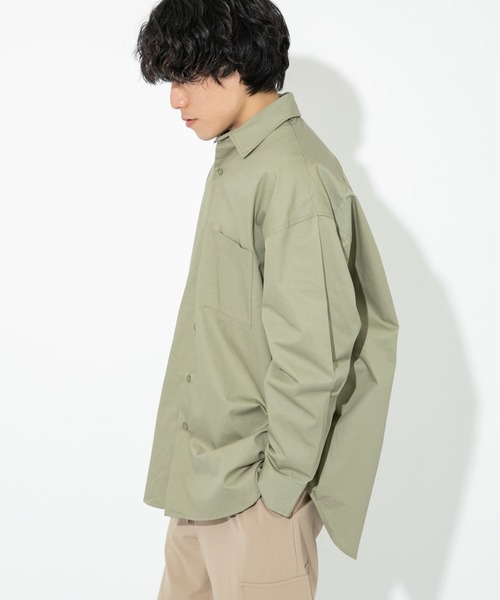 ITEMS URBANRESEARCH（アイテムズ アーバンリサーチ）の「綿ツイル レギュラーカラー ビッグシャツ（シャツ/ブラウス・メンズ・ブラック/ベージュ/カーキ・LARGE/MEDIUM）」の3枚目の写真