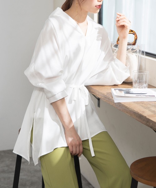 Newlyme（ニューリーミー）の「オーバーサイズスキッパーシャツ（シャツ/ブラウス・レディース・ブラック/ベージュ/オフホワイト/ブルー・MEDIUM）」の2枚目の写真