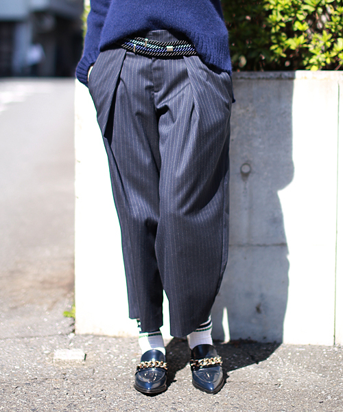 And A（アンドエー）の「アムタックワイドストライプパンツ（その他パンツ・レディース・ブラック/ネイビー・38/36）」の2枚目の写真