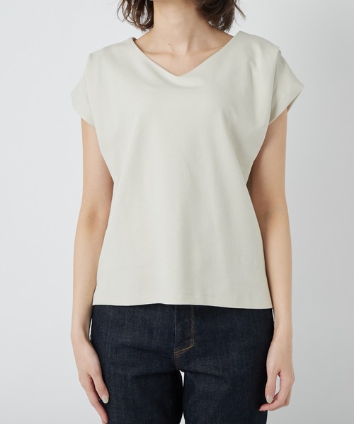 RIVE DROITE（リヴドロワ）の「Vネックタックフレンチカットソー（Tシャツ/カットソー・レディース・チャコールグレー/ホワイト系その他/ミント/ベージュ/ブラック/オフホワイト/サックスブルー・FREE）」の9枚目の写真