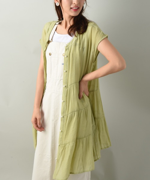 INTERPLANET(インタープラネット)の「RTスラブパール釦ティアードブラウス(シャツ/ブラウス・レディース・イエロー/ピンク/ブラック・FREE)」の1枚目の写真