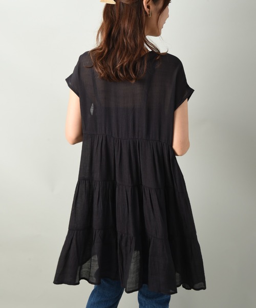 INTERPLANET(インタープラネット)の「RTスラブパール釦ティアードブラウス(シャツ/ブラウス・レディース・イエロー/ピンク/ブラック・FREE)」の9枚目の写真