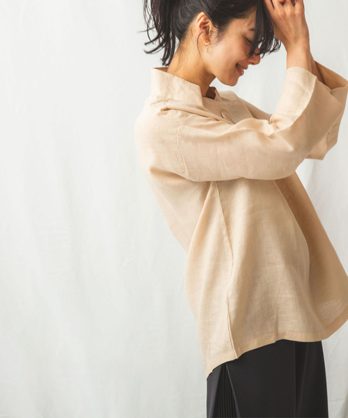 NARACAMICIE(ナラカミーチェ)の「麻スタンドカラープルオーバーブラウス(シャツ/ブラウス・レディース・ホワイト/ベージュ/パープル・X-LARGE/XX-LARGE/SMALL/MEDIUM/LARGE)」の16枚目の写真