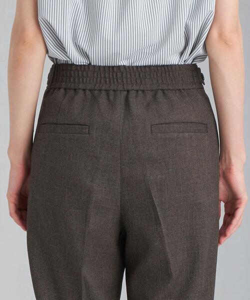 green label relaxing（グリーンレーベルリラクシング）の「シャーク テーパード パンツ -ウォッシャブル- -ストレッチ- -防シワ-（スラックス・レディース・モカ/ダークグレー・38/40/42/44/46/34/36）」の9枚目の写真