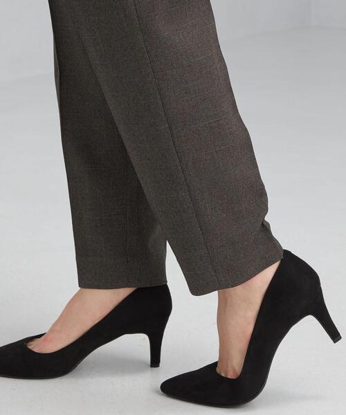 green label relaxing（グリーンレーベルリラクシング）の「シャーク テーパード パンツ -ウォッシャブル- -ストレッチ- -防シワ-（スラックス・レディース・モカ/ダークグレー・38/40/42/44/46/34/36）」の11枚目の写真