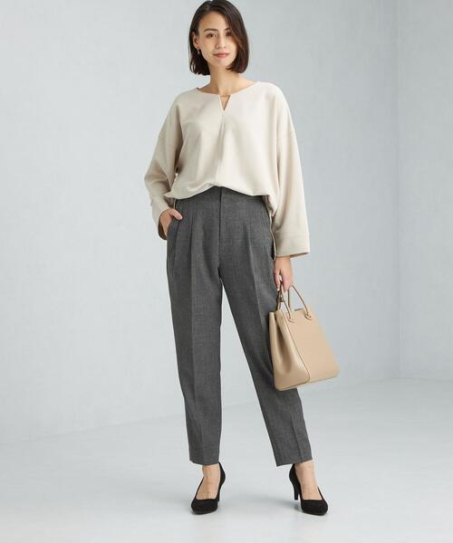 green label relaxing（グリーンレーベルリラクシング）の「シャーク テーパード パンツ -ウォッシャブル- -ストレッチ- -防シワ-（スラックス・レディース・モカ/ダークグレー・38/40/42/44/46/34/36）」の17枚目の写真