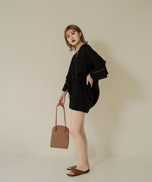 Amiur（エミレ）の「over frill set up（セットアップ・レディース・ブラック/ベージュ/グレー・FREE）」の15枚目の写真