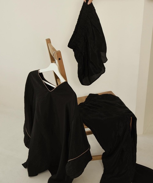 Amiur（エミレ）の「over frill set up（セットアップ・レディース・ブラック/ベージュ/グレー・FREE）」の21枚目の写真