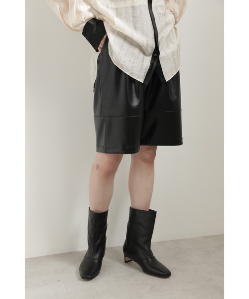 ROSE BUD（ローズバッド）の「フェイクレザーハーフパンツ（その他パンツ・レディース・ブルー/ブラック/ベージュ・ONE SIZE/FREE）」の14枚目の写真