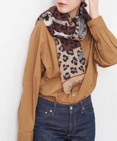 【INOUI Editionsイヌイエディションズ】アルファベット柄ストール