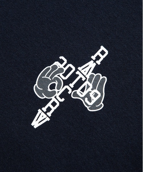 ROMANTIC CROWN(ロマンティッククラウン)の「【ROMANTIC CROWN】HAND SIGN LONG SLEEVE / ロマンティッククラウン ハンドサイン グラフィック ロングスリーブ Tシャツ(Tシャツ/カットソー・メンズ・ネイビー/ホワイト/ライトイエロー・SMALL/MEDIUM/LARGE/X-LARGE)」の18枚目の写真