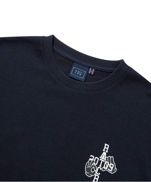 ROMANTIC CROWN(ロマンティッククラウン)の「【ROMANTIC CROWN】HAND SIGN LONG SLEEVE / ロマンティッククラウン ハンドサイン グラフィック ロングスリーブ Tシャツ(Tシャツ/カットソー・メンズ・ネイビー/ホワイト/ライトイエロー・SMALL/MEDIUM/LARGE/X-LARGE)」の17枚目の写真