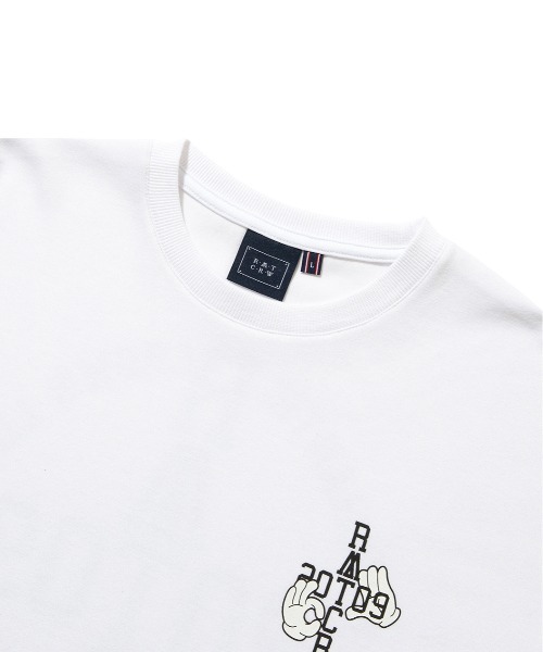 ROMANTIC CROWN(ロマンティッククラウン)の「【ROMANTIC CROWN】HAND SIGN LONG SLEEVE / ロマンティッククラウン ハンドサイン グラフィック ロングスリーブ Tシャツ(Tシャツ/カットソー・メンズ・ネイビー/ホワイト/ライトイエロー・SMALL/MEDIUM/LARGE/X-LARGE)」の8枚目の写真