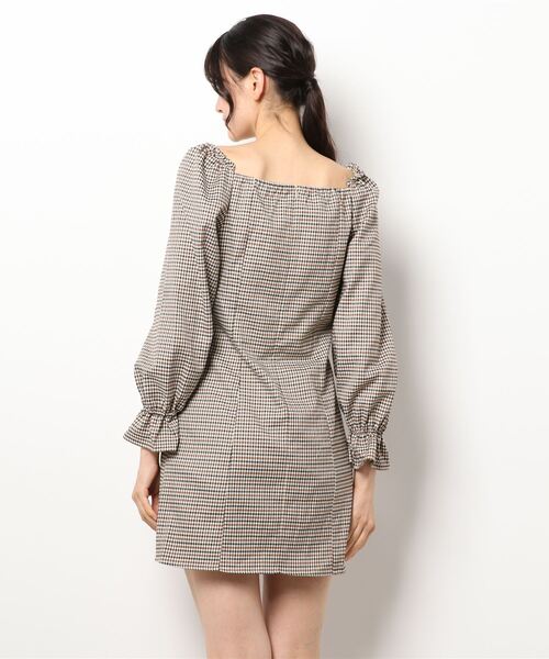 Me%（ミィパーセント）の「スクエアネックミニワンピース（ワンピース・レディース・ベージュ/ブラック・FREE）」の3枚目の写真