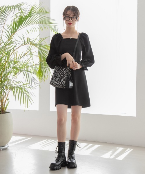 Me%（ミィパーセント）の「スクエアネックミニワンピース（ワンピース・レディース・ベージュ/ブラック・FREE）」の9枚目の写真