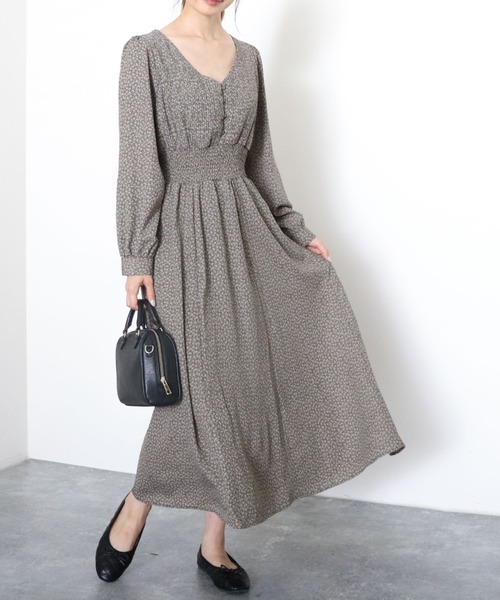 archives（アルシーヴ）の「花柄プリーツ長袖ワンピース（ワンピース・レディース・アイボリー/ブラック/オリーブ・MEDIUM）」の3枚目の写真