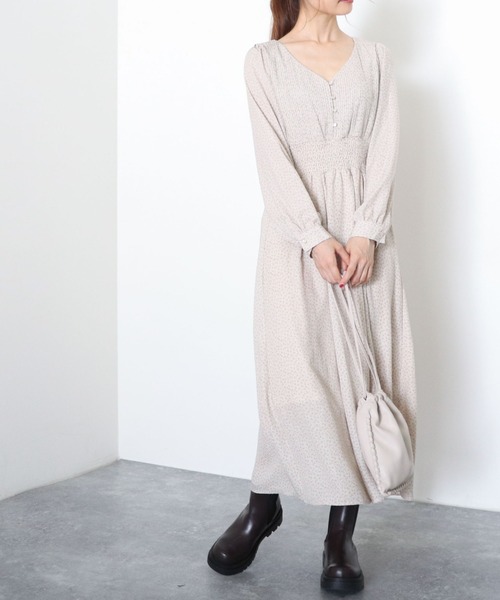 archives（アルシーヴ）の「花柄プリーツ長袖ワンピース（ワンピース・レディース・アイボリー/ブラック/オリーブ・MEDIUM）」の8枚目の写真