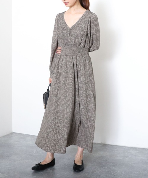 archives（アルシーヴ）の「花柄プリーツ長袖ワンピース（ワンピース・レディース・アイボリー/ブラック/オリーブ・MEDIUM）」の9枚目の写真