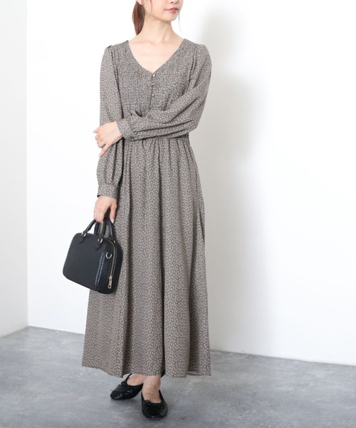 archives（アルシーヴ）の「花柄プリーツ長袖ワンピース（ワンピース・レディース・アイボリー/ブラック/オリーブ・MEDIUM）」の10枚目の写真