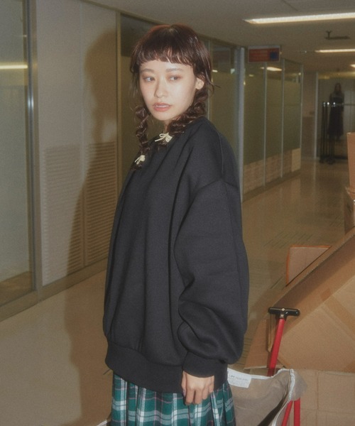 MERLOT（メルロー）の「GIRLSイラスト裏起毛スウェット（スウェット・レディース・ブラック/ターコイズブルー・FREE）」の4枚目の写真