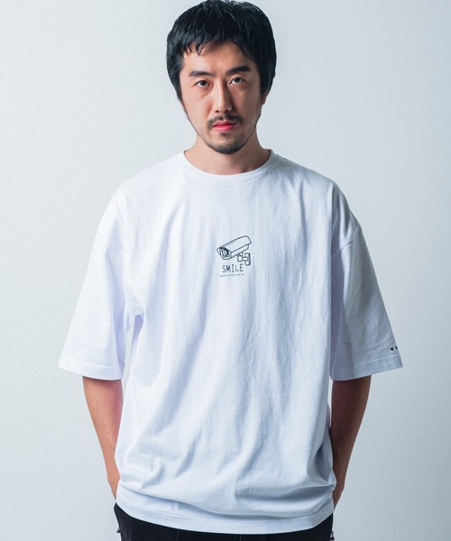 THE MILES(ザ マイルズ)の「ellipsis イリップシス SMILE-T スマイル-T(Tシャツ/カットソー・メンズ・ホワイト/ブラック・SMALL/MEDIUM)」の5枚目の写真