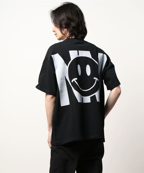 nina mew(ニーナミュウ)の「ニコちゃんBIG Tシャツ(Tシャツ/カットソー・メンズ・ホワイト/ブラック/ブルー・FREE)」の3枚目の写真