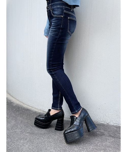 ENVYM（アンビー）の「フレアヒールローファー（ローファー・レディース・ブラック/その他・23.5cm/24.5cm/22.5cm）」の20枚目の写真